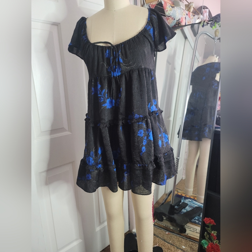 Urban Outfitters Black Floral Dress !!WITH POCKETS!!
